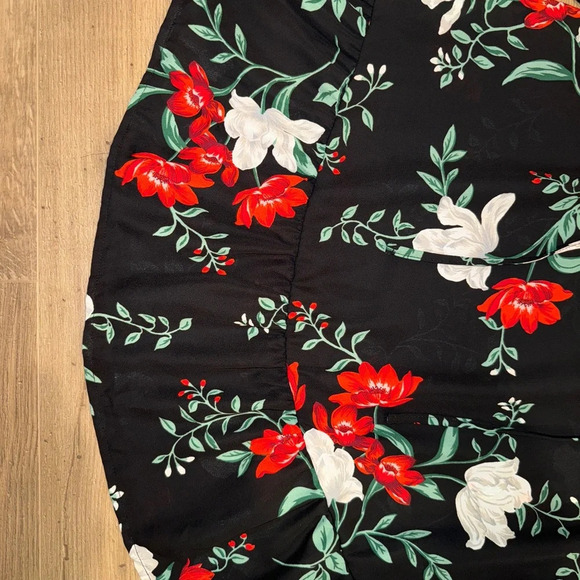 Old Navy Black Floral Ruffled Georgette Swing Blouse sz Lg - Picture 5 of 10